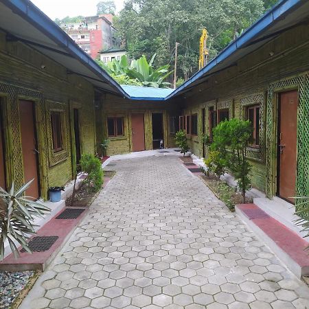 Hotel New Bamboo Palace Gorkhā Esterno foto