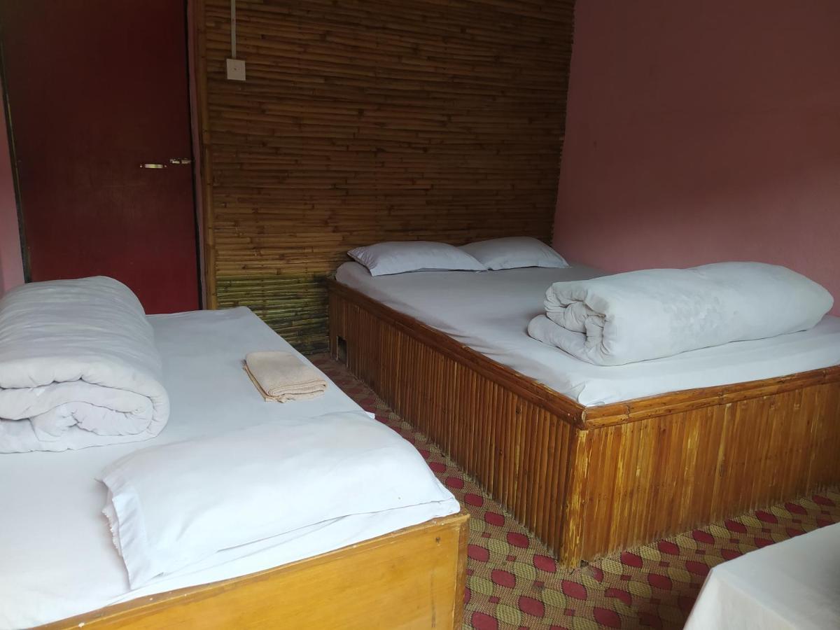 Hotel New Bamboo Palace Gorkhā Esterno foto